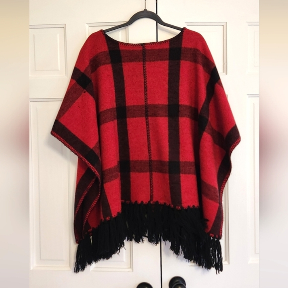 LAUREN RALPH LAUREN • Red & Black Plaid Wool Cape with Tassels, Size Sma…